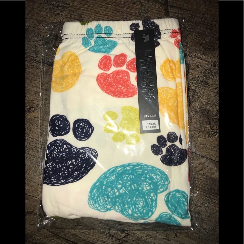 Paw print leggings